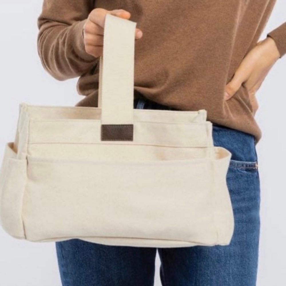 Thirty one.   Cavas storage caddy